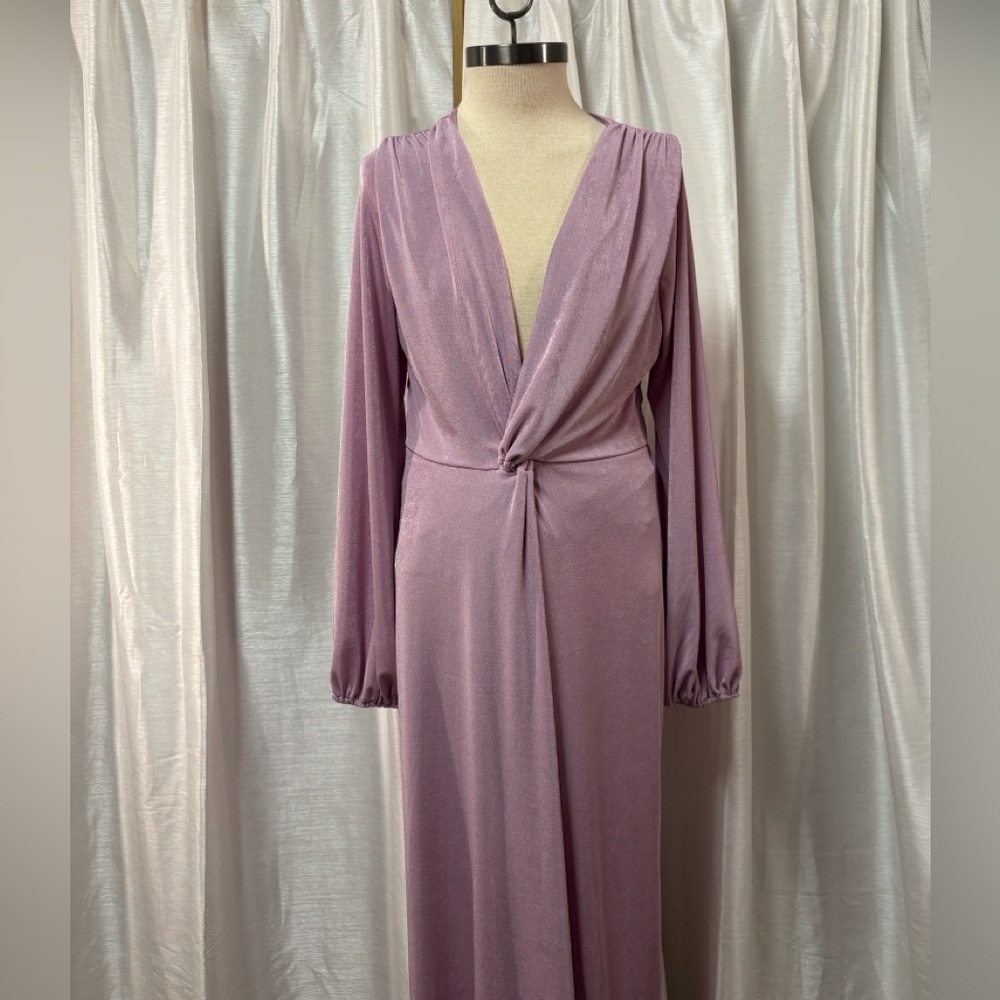 Elegant Lilac Long-Sleeve Draped Evening Dress - Picture 9 of 16